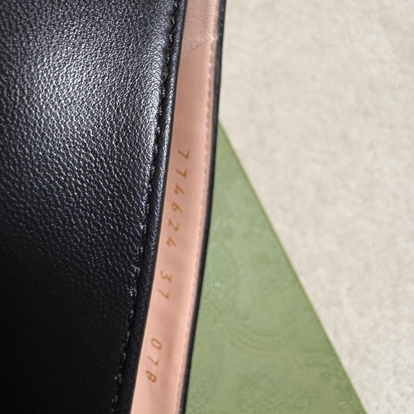 Gucci Black Heels with Gold Buckle Detail - Picture 4 of 4